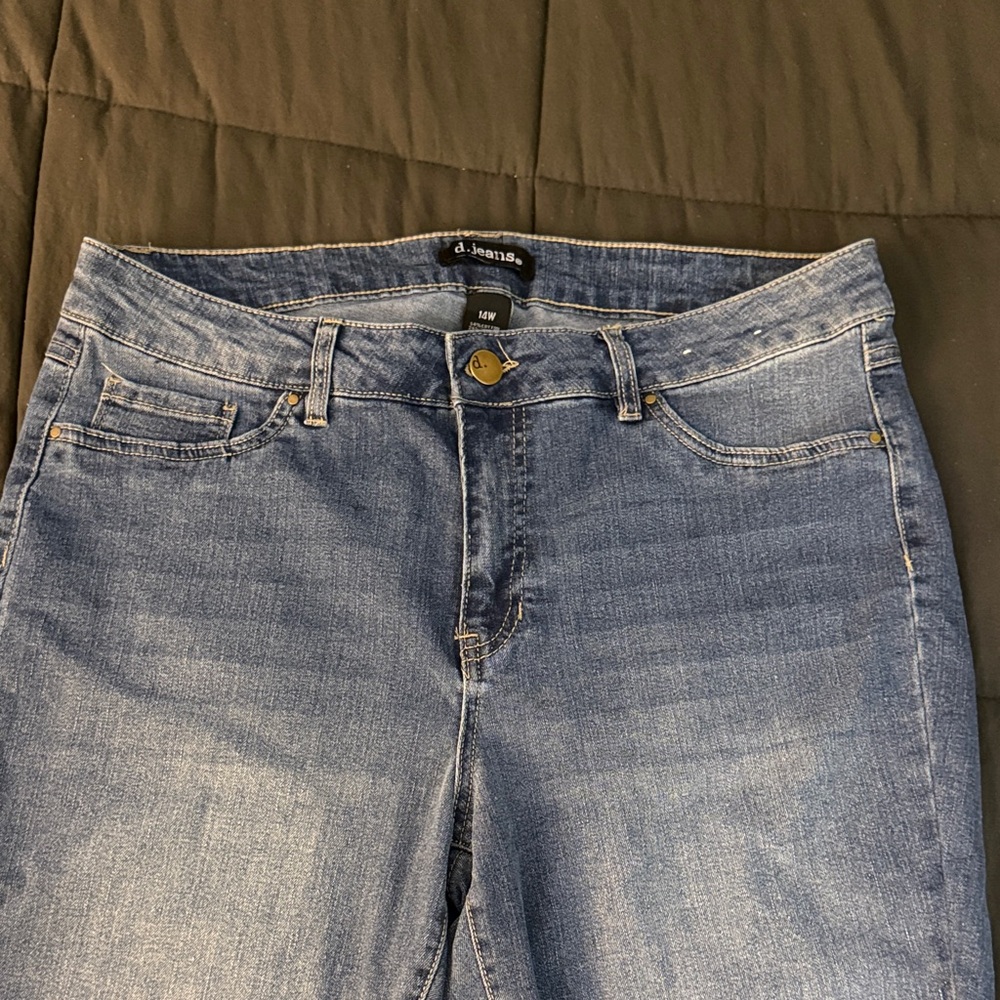 d. jeans Women's Blue Skinny Jeans- distressed bottoms